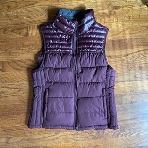 American Eagle Maroon Puffer Vest Size: S
